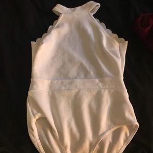 White boohoo body suit